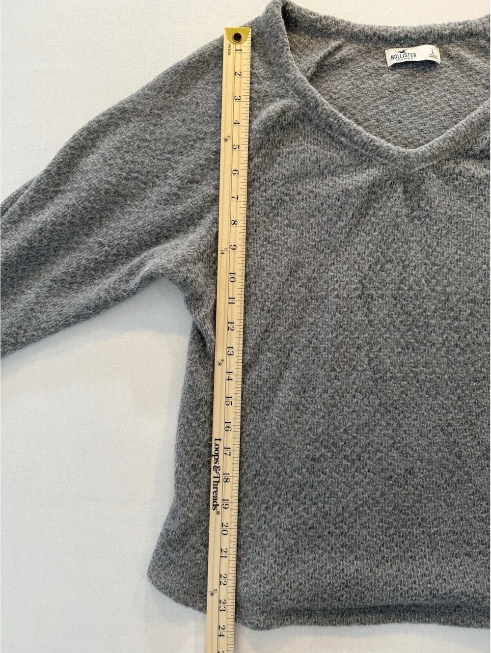 Hollister Gray Knit V-Neck Long Sleeve Pullover Sweater Logo Size L